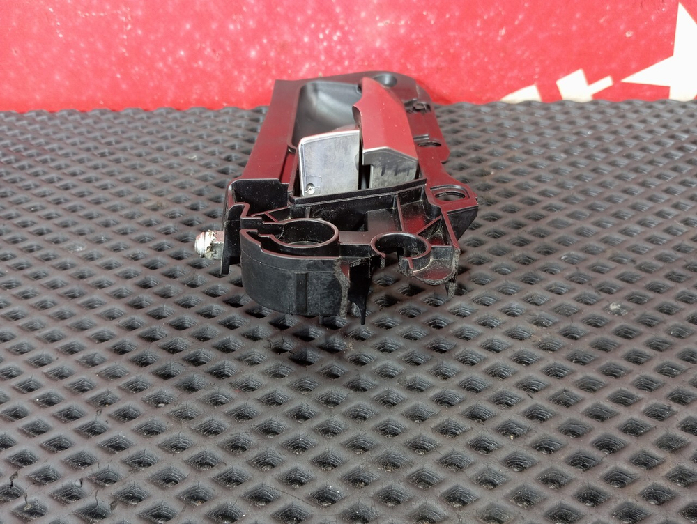 Ручка двери внутренняя левая