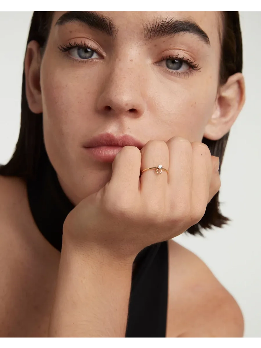 Кольцо Ari Solitary Золото 750 пробы