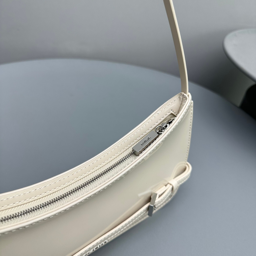 Jacquemus Le Bisou 27 cm