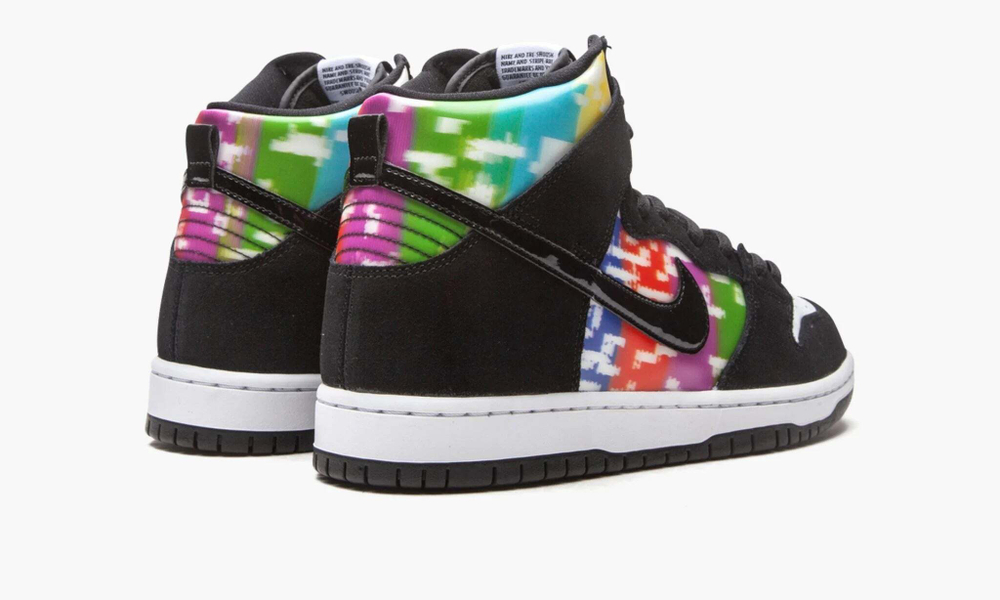 Nike Dunk High "TV Signal"