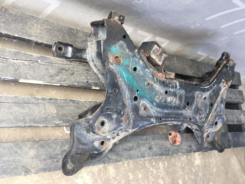 Подрамник 624002T100 KIA Optima 3 без дефектов 624002T100