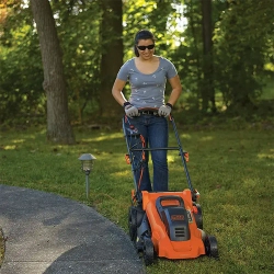 Газонокосилка Black+Decker LM2000
