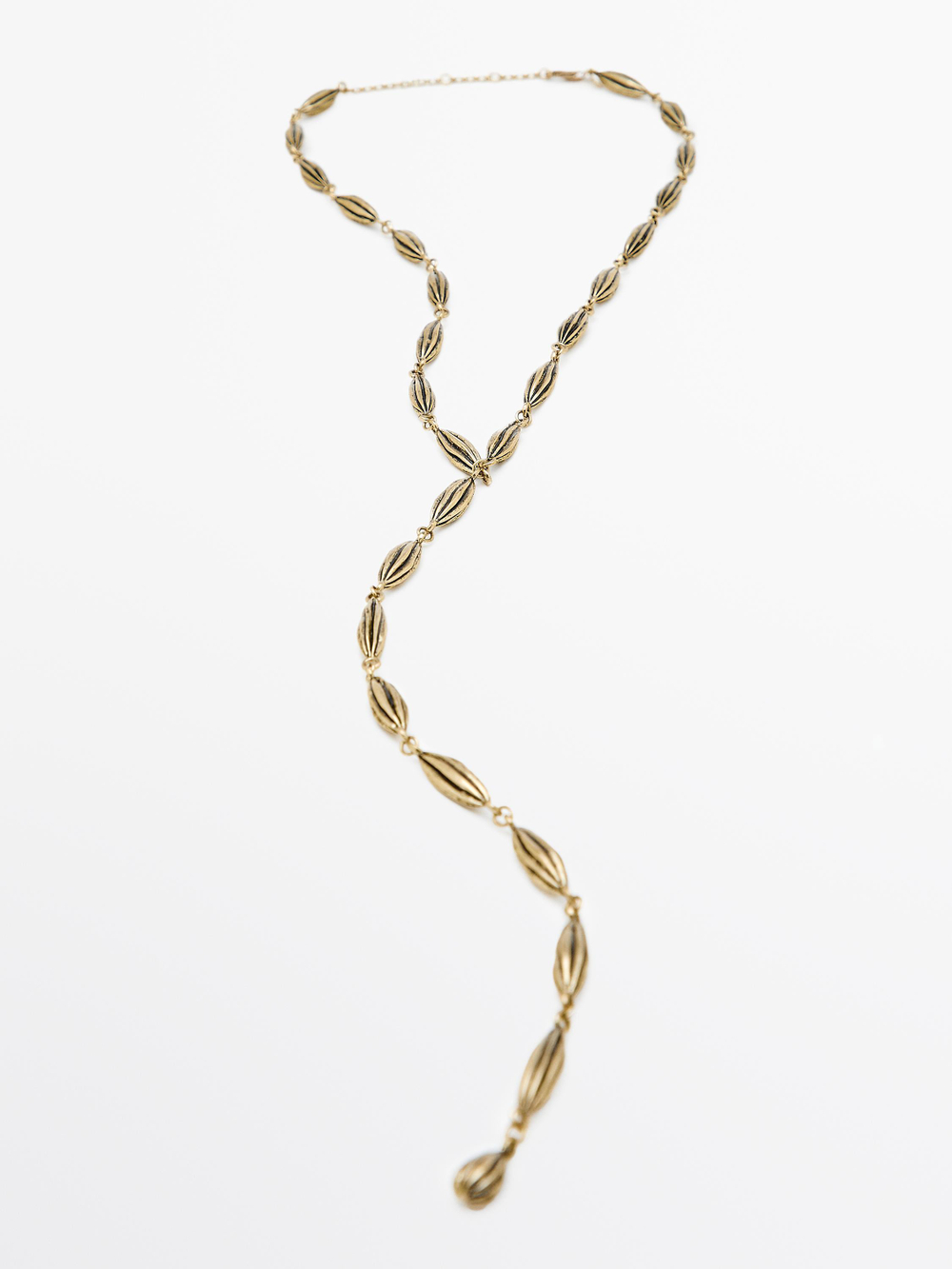 Massimo Dutti Длинное ожерелье с деталями в форме зерен какао, золотистый