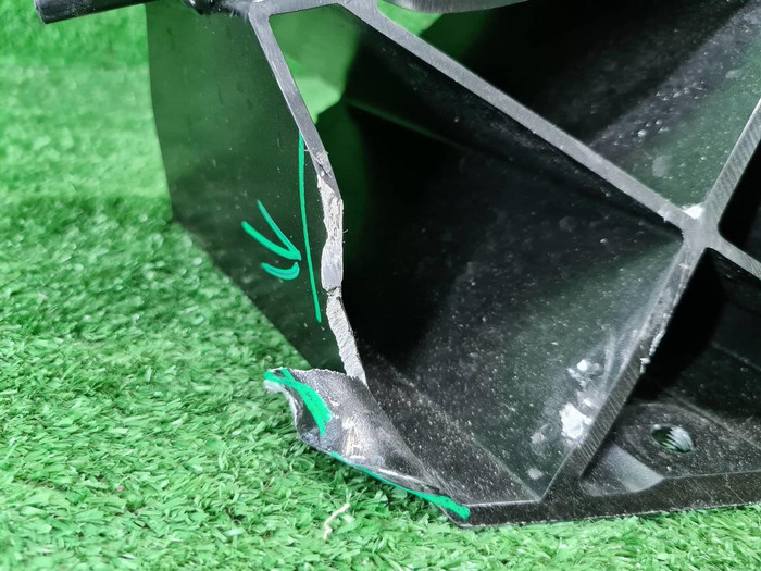 Усилитель задний Lamborghini Aventador (2016-н.в.)