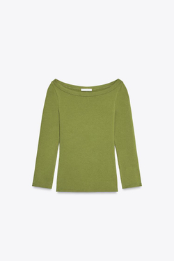 ZARA ФУТБОЛКА С ВЫРЕЗОМ «ЛОДОЧКА», ЦВЕТ ОЛИВКОВОГО МАСЛА