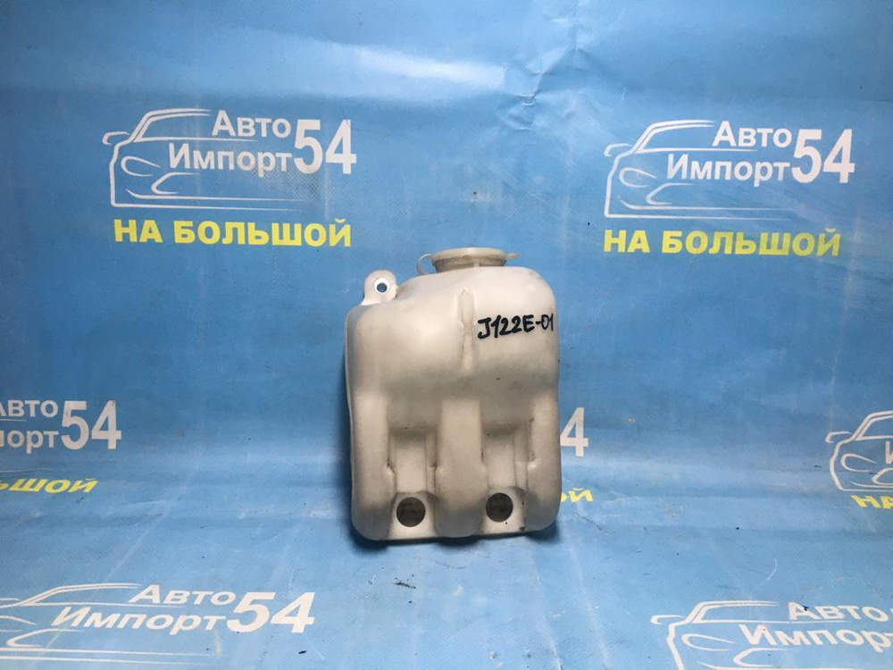 Бачок омывателя TOYOTA CAMI 2000