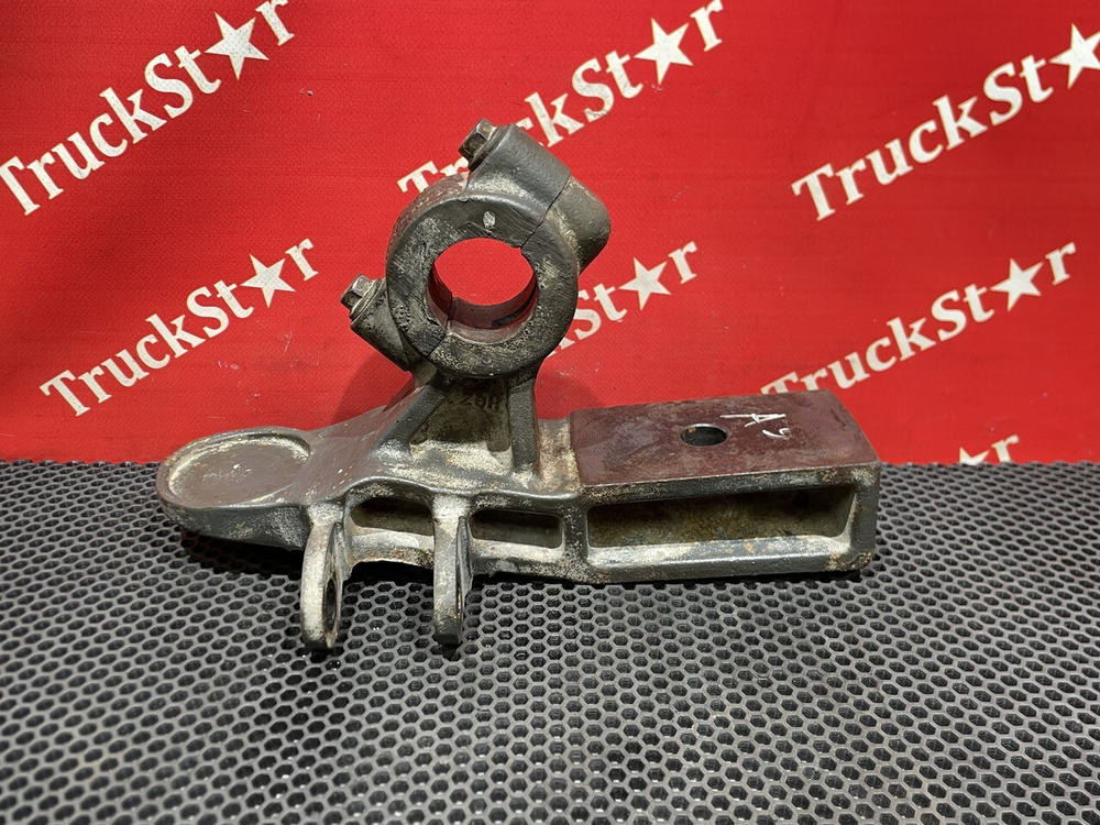 Кронштейн стабилизатора переднего правый