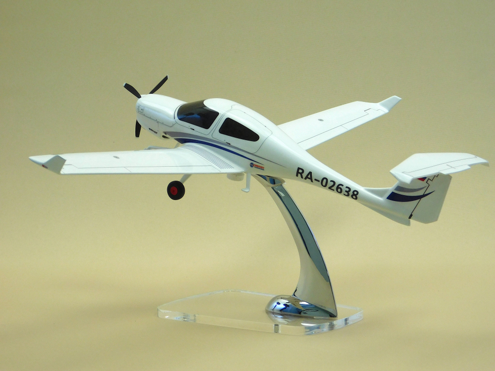 Модель самолета DA-40NG (М1:30, RA-02638)