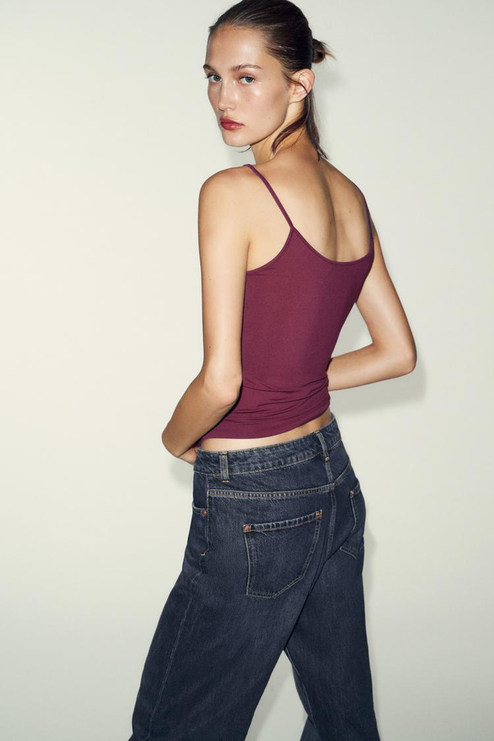 ZARA ТОП ИЗ ПОЛИАМИДА НА ТОНКИХ БРЕТЕЛЯХ, ВИННЫЙ