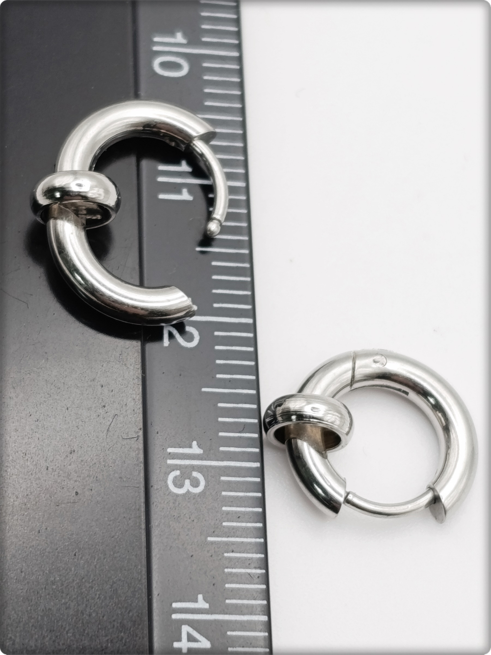 Серьги кольца для пирсинга ушей стальные.