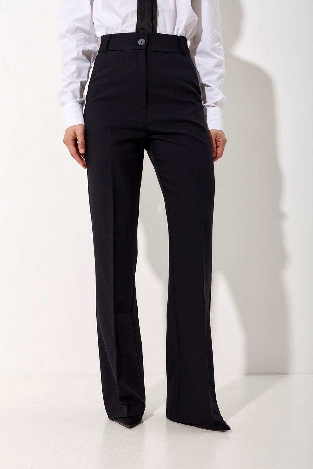 Брюки костюмные прямые черного цвета