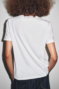 ZARA ФУТБОЛКА С МЕТАЛЛИЗИРОВАННЫМ ПРИНТОМ, СЕРЕБРИСТЫЙ