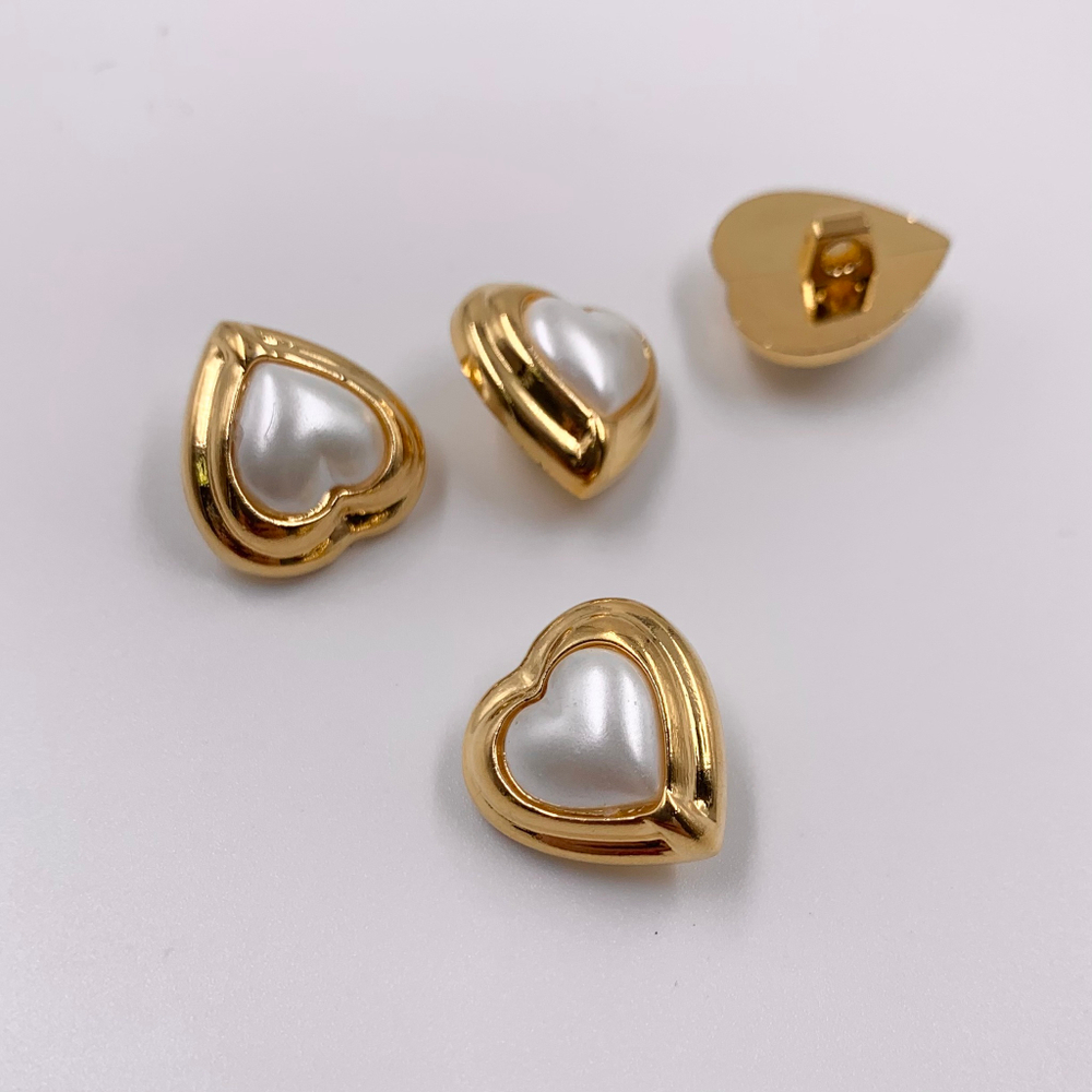 B453 Пуговицы пластик