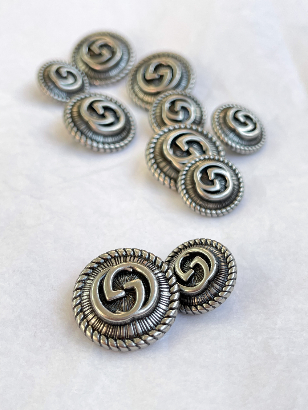 Пуговицы Гучч. Серебро 1
