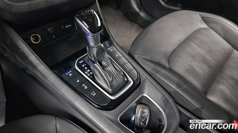 Hyundai The New Ionic Hybrid 1.6 HEV (11.2019)