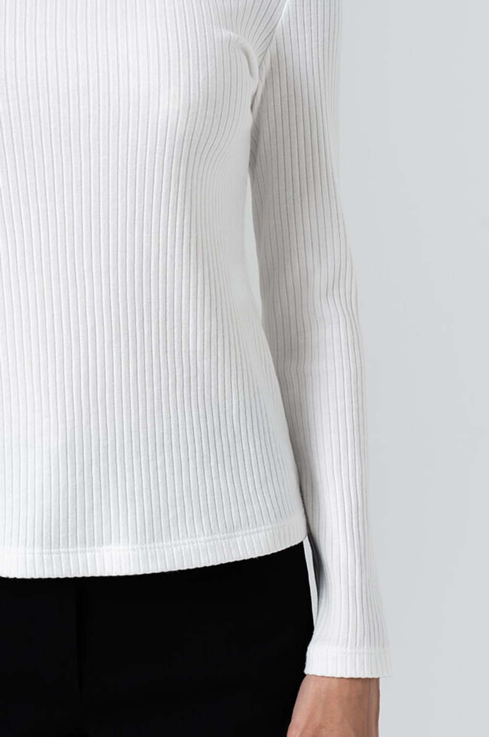 23168 Водолазка женская (молочный)