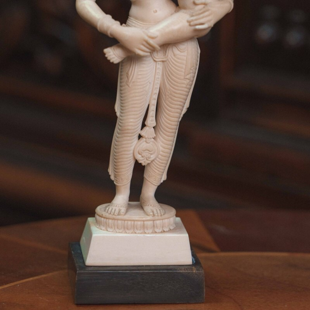 Окимоно «Яшода с маленьким Кришной»