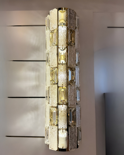 Элегантное настенное бра с кристаллическими вставками