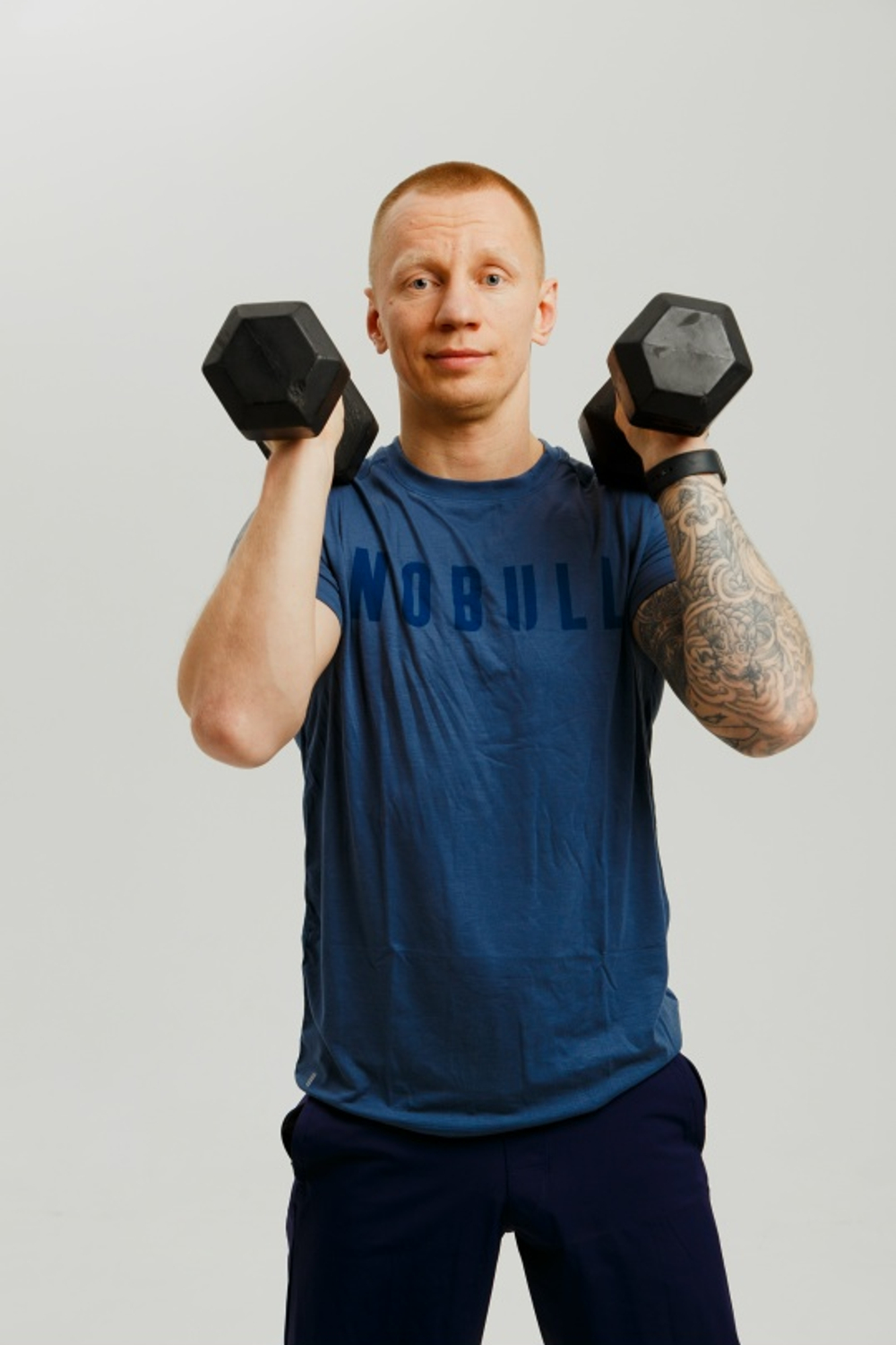 Футболка NOBULL синяя с темной надписью
