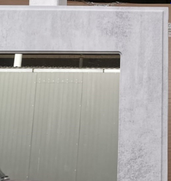 Входная металлическая белая дверь с зеркалом RеX (РЕКС) 13 Силк сноу / Пастораль Бетон светлый 16мм