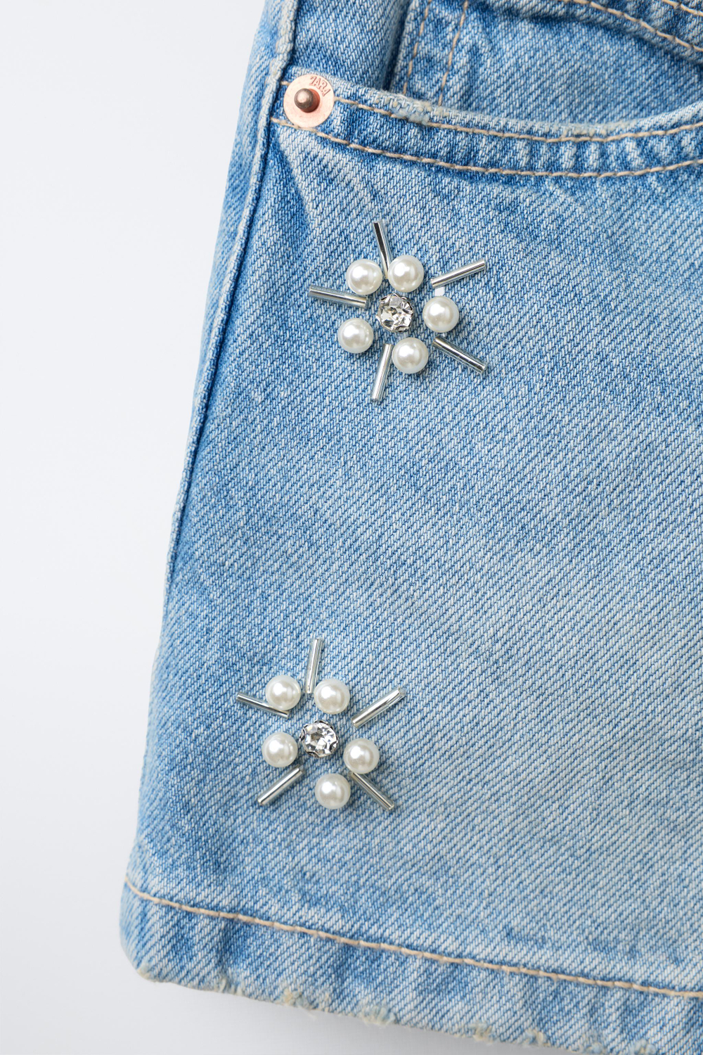 ZARA ДЖИНСОВЫЕ ШОРТЫ С ЖЕМЧУГОМ, СИНИЙ