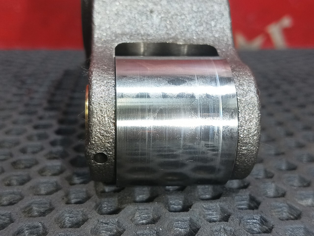 Коромысло выпускного клапана 2024г.