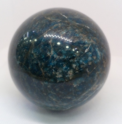Сувенирный шар из кианита