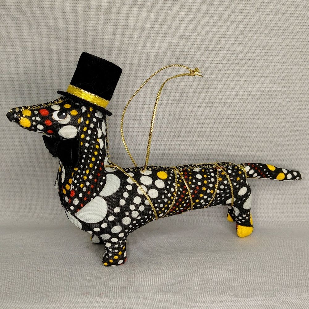 Ёлочная игрушка Такса с аксессуаром