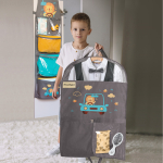 Детский чехол с карманами 80х50. Львенок в машине