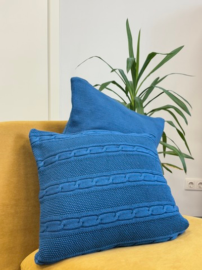 Вязаная наволочка "Косы" 50х50см (морской синий)