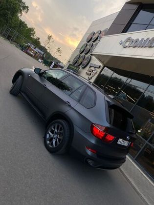 BMW в матовую виниловую пленку Carbins Cold Gray SCM-01