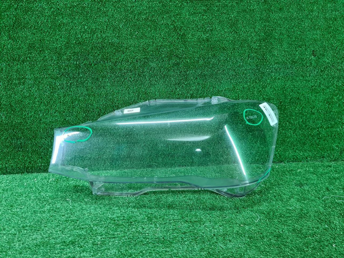 Стекло фары левое BMW X3 F25 X4 F26 (2014-2017)