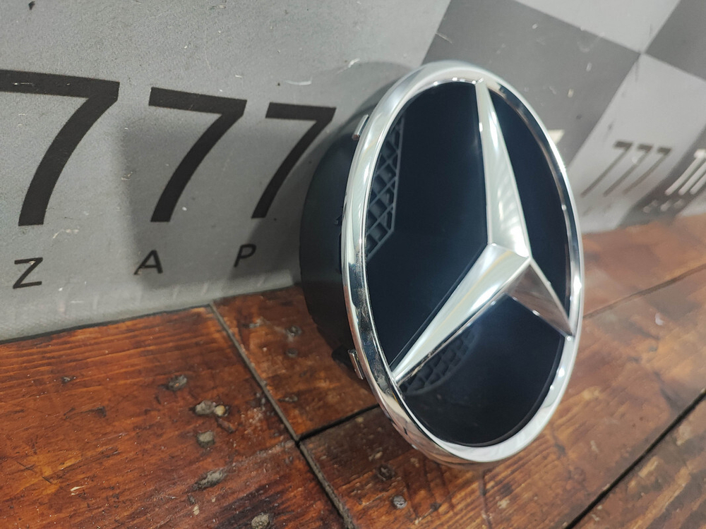 Эмблема Mercedes ML GLE (W166) 11-18 Новая Оригинал A0008880160