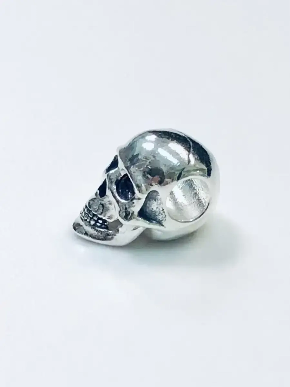 Шарм-Череп из серебра