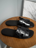 Шлепанцы Hermes из кожи крокодила, арт. 721572