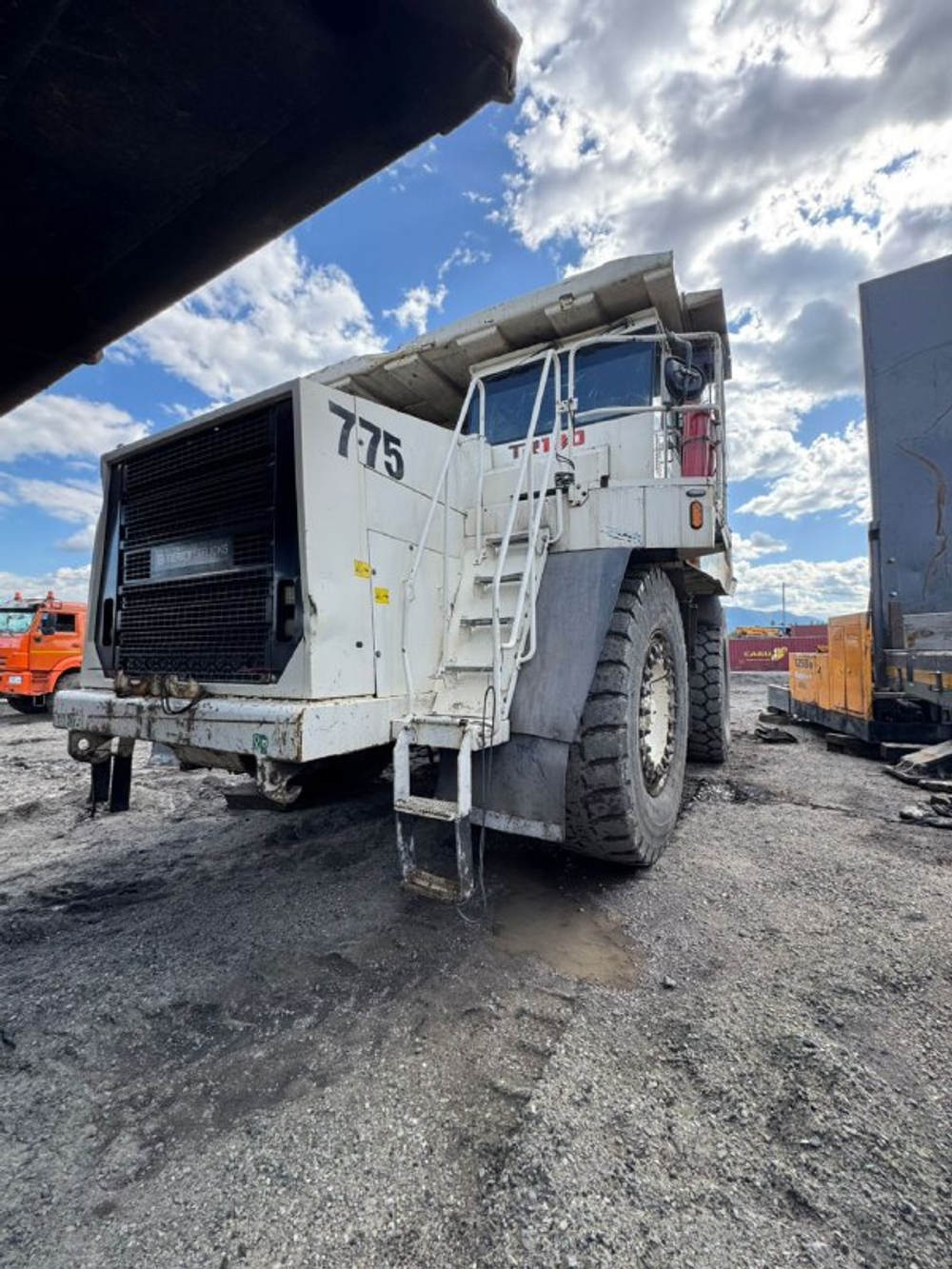 TEREX TR100 4x2 Карьерный самосвал TR100 (Дизельный, 37,8 л, 1065 л.с., АТ)