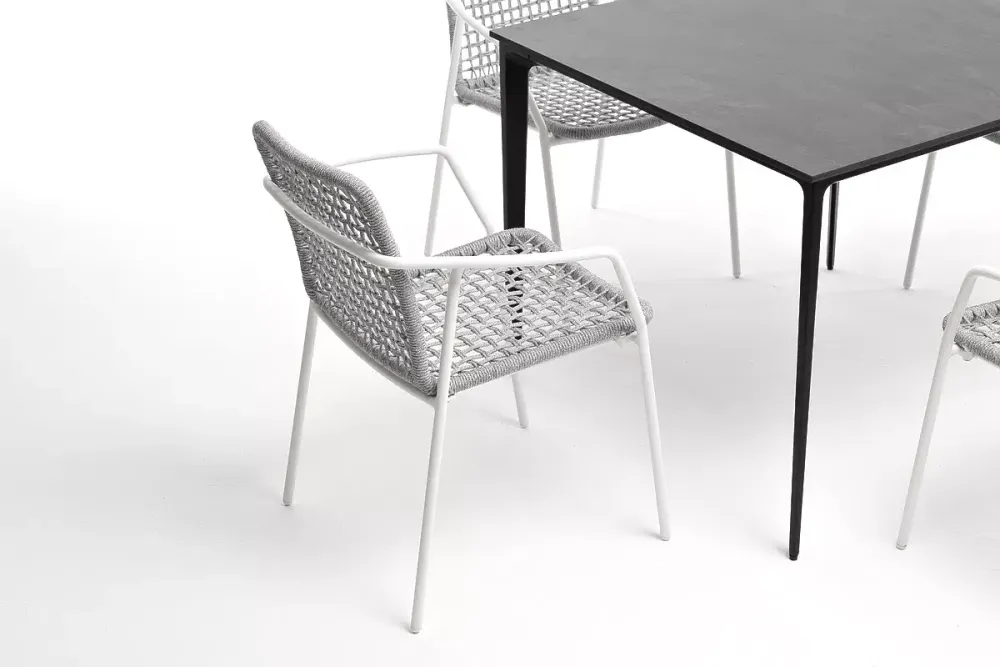 "Малага" обеденная группа на 4 персоны со стульями "Тунис", каркас белый, роуп светло-серый