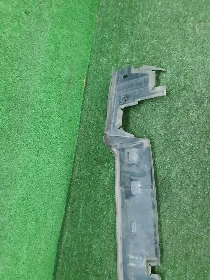 Воздуховод радиатора нижний BMW X3 G01 (2017-2021)