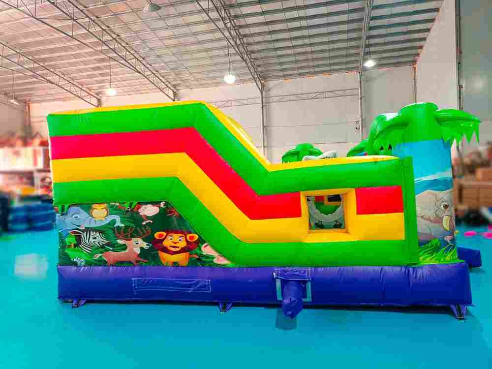 Коммерческий надувной батут "Сафари-джунгли ЭКСТРА", 5*5*2,5 м