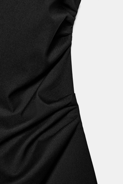 ZARA КОРОТКОЕ ПЛАТЬЕ С ПОДПЛЕЧНИКАМИ, ЧЕРНЫЙ