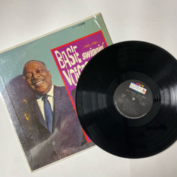 Винтажная виниловая пластинка LP Count Basie With The Alan Copeland Singers Basie Swingin Voices Singin (USA 1966)