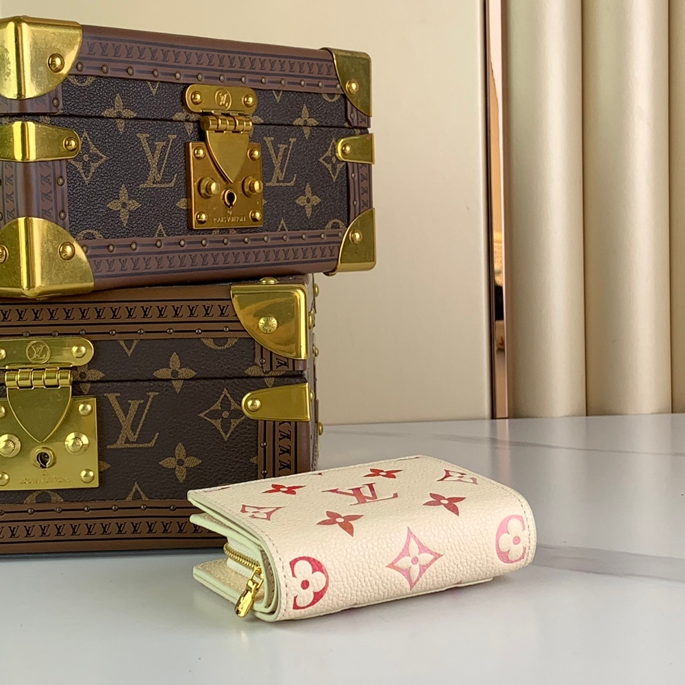 Louis Vuitton Clea Wallet