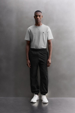 ZARA ДЖОГГЕРЫ ИЗ ВЫСОКОТЕХНОЛОГИЧНОЙ ТКАНИ, ЧЕРНЫЙ