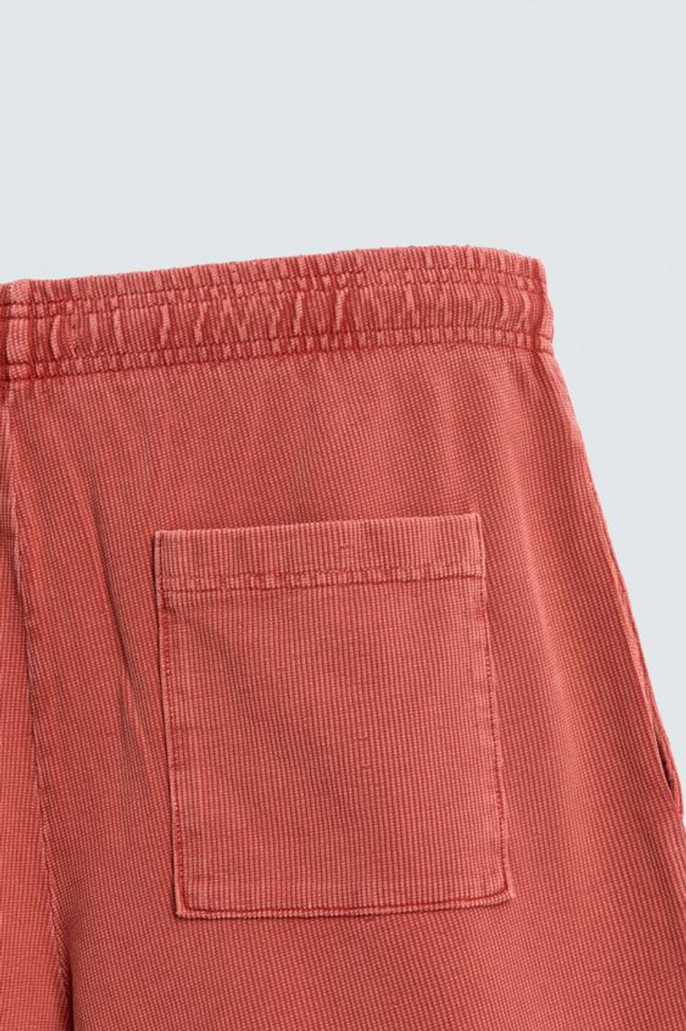 ZARA ШОРТЫ С ВАФЕЛЬНОЙ ФАКТУРОЙ И ЭФФЕКТОМ ПОТЕРТОСТИ, КРАСНЫЙ