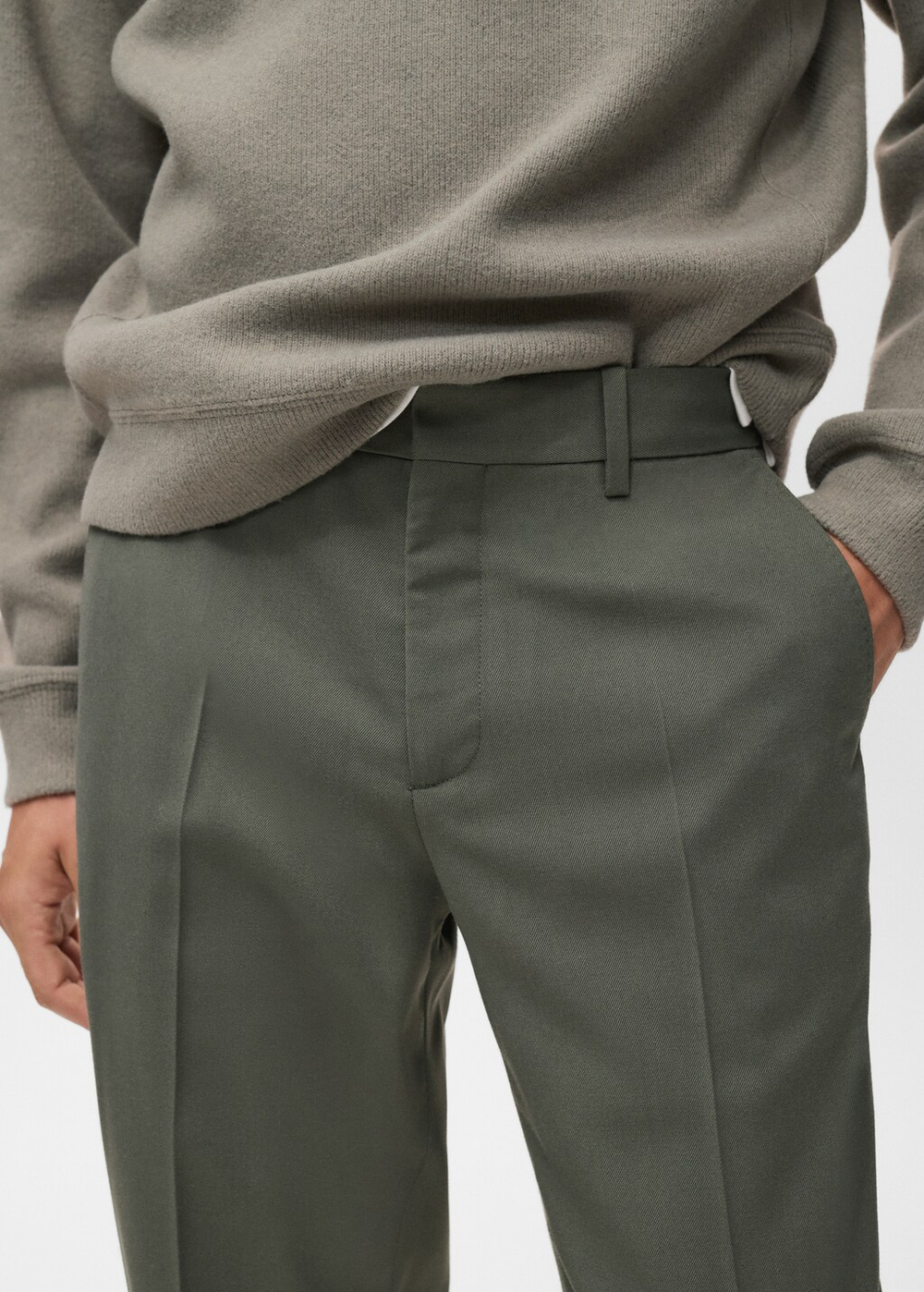 Брюки regular fit с защипами