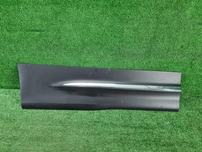 Накладка двери зад. правая Mercedes GLB X247 19-нв