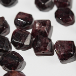 Гранат натуральный, фриформ, 12-15*12-13,5мм