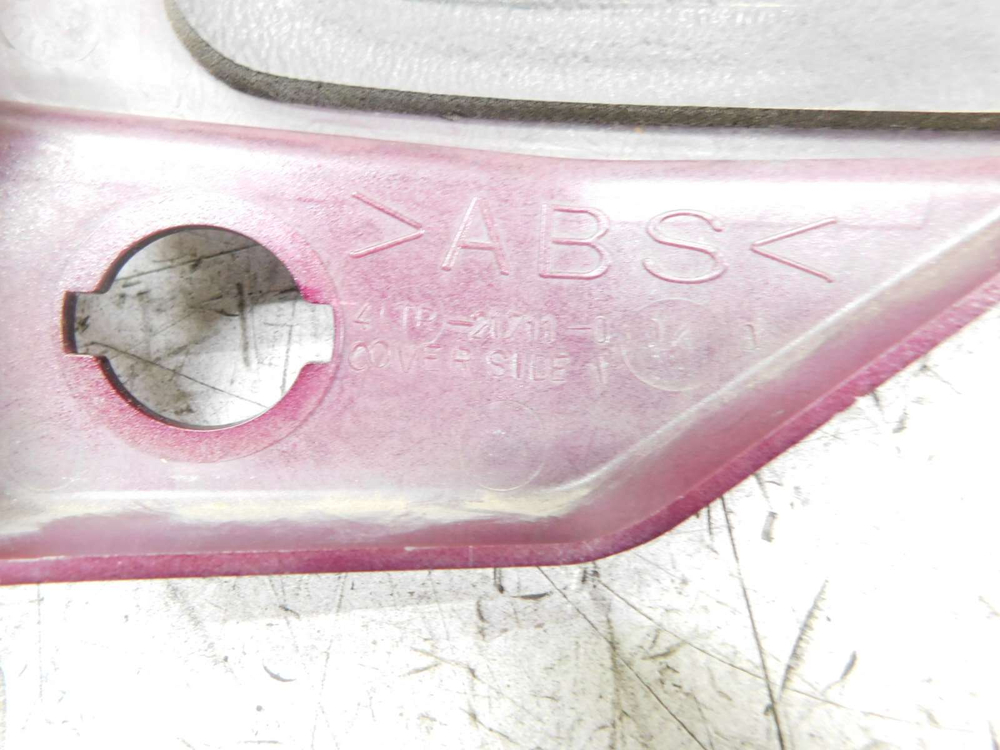 Крышка боковая левая Yamaha Drag Star 400 4TR 96 4TR-21711-00-00