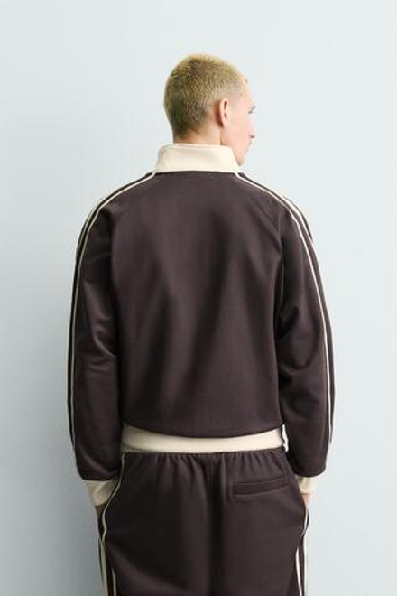 ZARA ТОЛСТОВКА НА МОЛНИИ С КОНТРАСТНЫМИ ПОЛОСАМИ, ТЕМНО-ГРАНАТОВЫЙ