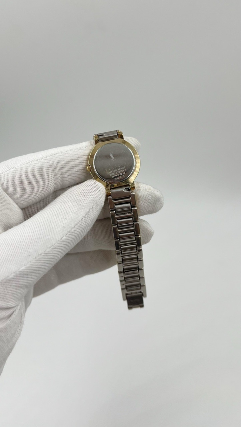 Часы Yves Saint Laurent (только онлайн)